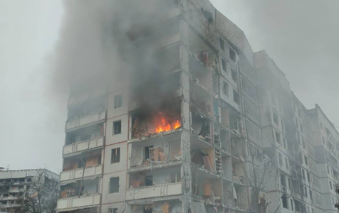 Răniţi, clădiri distruse şi incendii la Kiev şi Harkov, în urma unor tiruri de rachetă. Alertă de tiruri de rachetă în mai multe regiuni