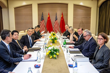 Discuţii ”sincere” şi ”substanţiale” timp de 12 ore între Wang Yi şi Jake Sullivan în Thailanda, cu privire la subiecte sensibile ca Taiwanul şi Iranul. Biden şi Xi urmează să vorbească la telefon în primăvară. Progrese în lupta antidrog