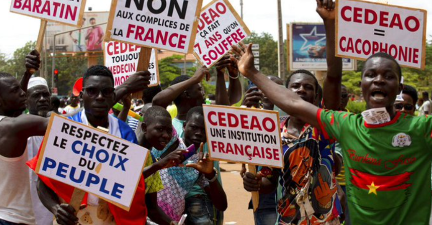 CEDEAO se declară pregătită de o ”soluţie negociată” după retragerea Burkina Faso, Mali şi Nigerului din organizaţie