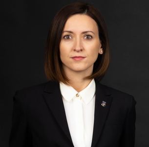 Şefa procuraturii anticorupţie din R. Moldova, care a fost procuror federal în SUA, are pază. Ea spune că nu se simte în siguranţă pe stradă din cauza modului în care este atacată şi criticată pe reţelele sociale