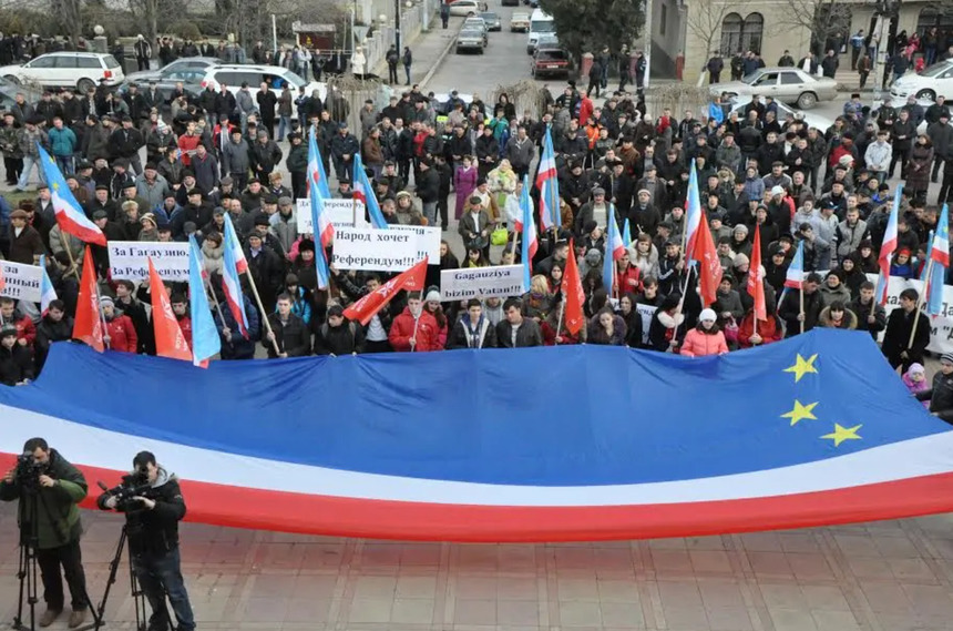 Elevii şi profesorii din Găgăuzia sunt obligaţi să participe vineri la un marş ce marchează 10 ani de la un referendum ilegal prin care regiunea s-a declarat împotriva aderării la UE şi în favoarea apropierii de Rusia. Reacţia Chişinăului