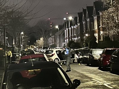 Nouă persoane au fost rănite într-un atac cu o "substanţă corozivă", la Londra