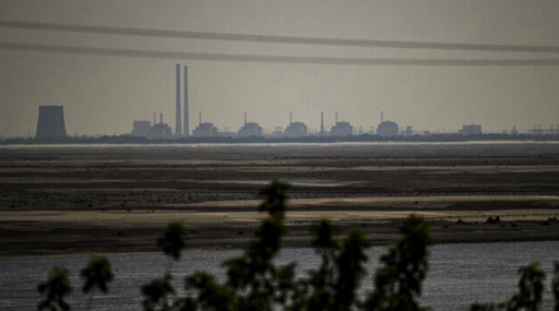 Ruşii de la Centrala Nucleară Zaporojie interzic accesul în centrală angajaţilor operatorului ucrainean Energoatom, anunţă AIEA. În centrală muncesc foşti angajaţi Energoatom ”care au adoptat naţionalitatea rusă şi au semnat contracte cu exploatantul rus”
