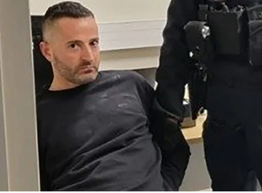 Şef al mafiei italiene care evadase în mod spectaculos din închisoare, capturat în Franţa în timpul unei cine romantice