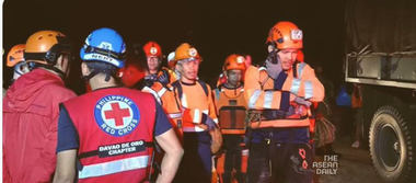 O alunecare de teren în sudul Filipinelor îngroapă două autobuze şi răneşte 11 persoane / Ordine de evacuare în cinci state