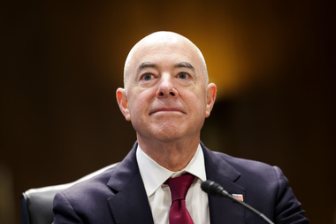 Republicanii eşuează să-l inculpe în Camera Reprezentanţilor, pe care o controlează, pe secretarul Imigraţiei al lui Biden Alejandro Mayorkas, pe care-l acuză de provocarea crizei imigraţiei de la frontiera SUA cu Mexicul