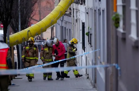 Trei cadavre găsite de pompieri sub dărâmăturile unui imobil de cinci etaje surpat la Badaona, în apropiere de Barcelona