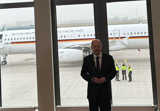 Scholz apreciază, înainte de a pleca la Washington să se întâlnească cu Biden, că ajutorul financiar destinat Kievului este ”insuficient” şi îndeamnă SUA şi UE ”să facă mai mult”