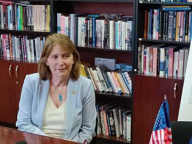 Ambasadorul SUA în România: Beneficiem de expertiza românilor în ţara noastră şi invers. Fiica mea studiază biologia într-un departament fondat de un român. La universitatea fiului meu, cel mai bun profesor de securitate cibernetică este o româncă