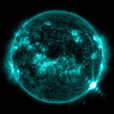 Una dintre cele mai violente explozii solare din ultimii ani a avut loc vineri. Consecinţele s-ar putea resimţi în zilele următoare