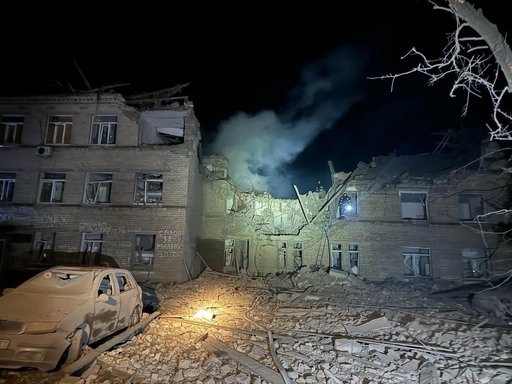 Atacuri ale Rusiei în estul Ucrainei, soldate cu trei morţi şi 13 răniţi. Un spital a fost avariat - VIDEO