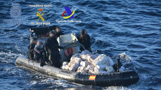 Poliţia spaniolă dezvăluie, la trei luni de la fapte, că a eliberat opt traficanţi de droguri, luaţi ostatici de un complice, în largul Insulelor Canare
