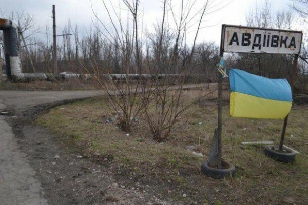 Ucraina îşi retrage unităţi din unele părţi din Avdiivka şi trimite o brigadă de înlocuire. Luptele sunt descrise ca fiind infernale, mai aprige decât la Bahmut: "Suntem nevoiţi să luptăm la 360 de grade împotriva unor noi brigăzi ruse"