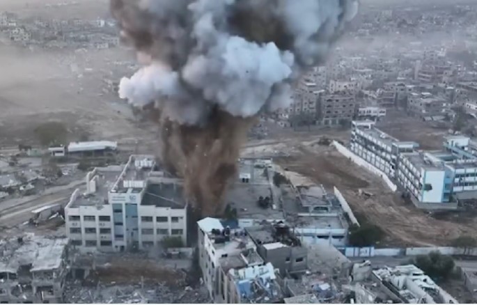 Israelul bombardează Gaza; cel mai mare spital funcţional este sub asediu