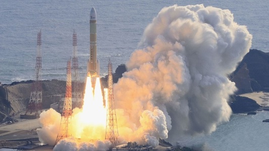 Japonia a lansat cu succes noua rachetă emblematică H3, programul său spaţial revenind pe drumul cel bun după mai multe eşecuri