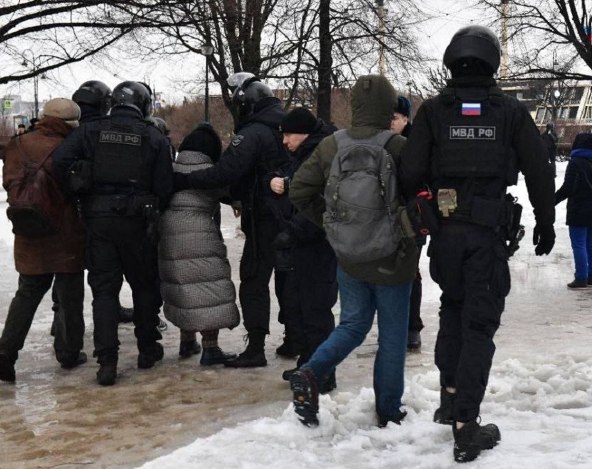 Rusia: Peste 150 de persoane au fost condamnate după ce s-au întrunit pentru a-l omagia pe Navalnîi