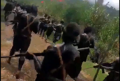 Violenţe tribale în Papua Noua Guinee: Cel puţin 64 de oameni au murit 