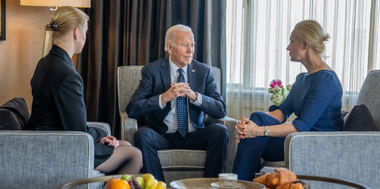 Biden anunţă sute de sancţiuni impuse Rusiei, la o săptămână după moartea lui Navalnîi. ”Dacă Putin nu plăteşte preţul morţii şi distrugerii pe care le răspândeşte va continua”.