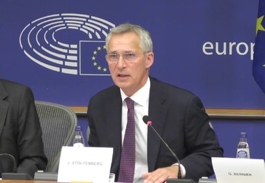 Şeful NATO declară, în premieră, că Ucraina are dreptul de a lovi ţinte ruseşti în afara teritoriului ei naţional