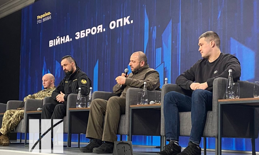 Kievul se plânge că jumătate din armamentul promis este livrat cu întârziere, după ce Zelenski a estimat că aceasta a contribuit la eşecul contraofensivei din vară. ”50% din angajamente nu sunt livrate la timp. Pierdem oameni, pierdem teritorii”, spune Umerov