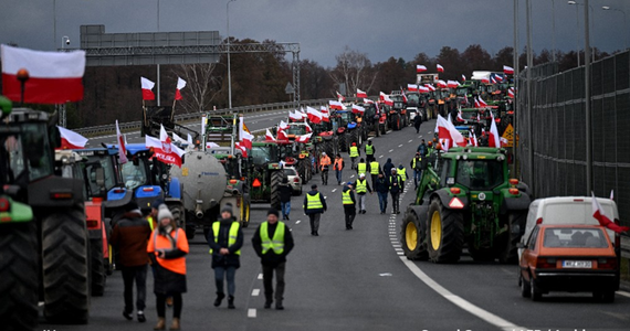 Agricultori polonezi blochează un important punct de trecerea frontierei, la Slubice, la frontiera cu Germania