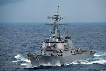 Forţele americane au lovit trei nave fără pilot şi două rachete de croazieră în interiorul Yemenului, precum şi o dronă de atac deasupra Mării Roşii