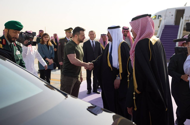 Zelenski, în Arabia Saudită pentru a discuta despre o mediere în schimburi de prizonieri cu Rusia