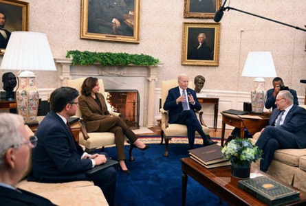 SUA nu vor trimite militari să lupte în Ucraina, anunţă Casa Albă după declaraţiile lui Macron. Biden îi avertizează pe şefii Congresului, în Biroul Oval, cu privire la costul ”teribil” al nedeblocării anvelopei destinate Ucrainei. Congresul, în vacanţă