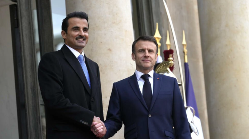 Qatarul se angajează să investească zece miliarde de euro în economia franceză, la orizontul lui 2030, anunţă Macron, la un toast în deschiderea unui dineu oferit emirului Qatarului Tamim bin Hamad Al-Thani, în cursul unei vizite de stat