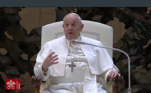 Papa Francisc renunţă să mai citească la audienţa publică de miercuri spunând că încă este răcit