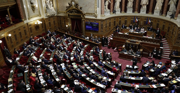 Senatul francez adoptă un proiect de lege privind înscrierea dreptului la avort în Constituţie. Macron convoacă luni un Congres la Versailles