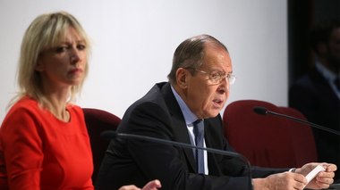 Ministrul de externe din Republica Moldova, interzis în Rusia, a intrat în polemică cu Serghei Lavrov pe tema Transnistria. Moscova „nu are niciun drept moral de a ţine lecţii despre democraţie şi libertate”, îi transmite Mihai Popşoi