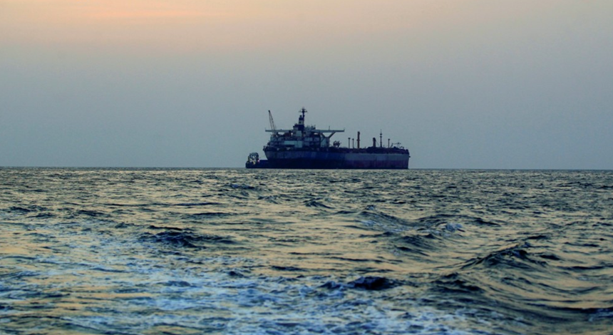 Nava scufundată de rebelii houthi reprezintă o ameninţare pentru mediu în Marea Roşie, afirmă guvernul yemenit