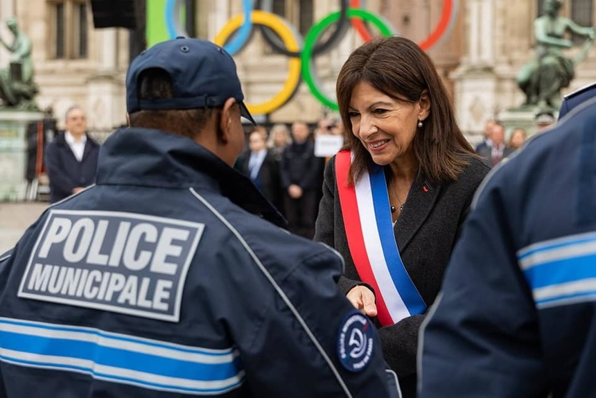 Percheziţii la Primăria Parisului, cu câteva luni înainte de Jocurile Olimpice. Primarul Anne Hidalgo, suspectată de deturnare de fonduri publice din cauza unei deplasări în Tahiti sub pretextul organizării JO
