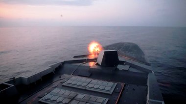 SUA, Marea Britanie şi Franţa au doborât zeci de drone Houthi după atacul asupra unor nave, inclusiv militare