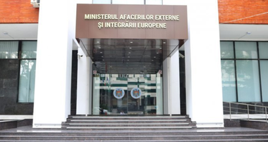 Chişinăul îl convoacă pe ambasadorul Rusiei în R,Moldova şi denunţă înfiinţarea unor secţii de votare în Transnistria în alegerile prezidenţiale ruse. Şase secţii de votare înfiinţate în regiunea separatistă, faţă de 24 la precedentul scrutin