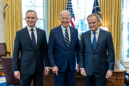 Rivali politici, premierul şi preşedintele Poloniei s-au unit şi au mers împreună la Washington pentru a face lobby pentru Ucraina