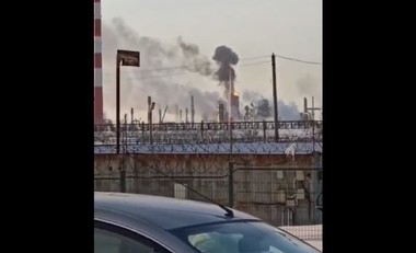 Nou atac masiv cu drone ucrainene asupra regiunilor ruseşti. Cea mai mare rafinărie Rosneft a fost avariată, preţul petrolului începe să crească pe burse - VIDEO