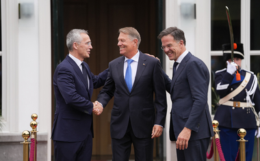 Frankfurter Allgemaine Zeitung, despre anunţul lui Iohannis: Un candidat care divizează NATO. Nu are şanse, dar amână o decizie / Iohannis spera anul trecut să devină preşedinte al Comisiei Europene