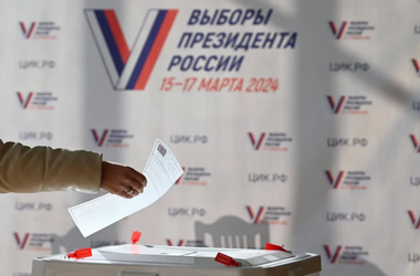 Interviul televizat al lui Macron, în care a catalogat Rusia drept ”adversară”, difuzat într-o secţie de votare la Moscova