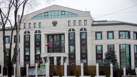Un bărbat a fost arestat după ce a încercat să incendieze secţia de votare de la Ambasada Rusiei din Chişinău