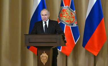 Putin ordonă FSB-ului ”să-i pedepsească” pe combatanţii ruşi care luptă alături de Ucraina, nişte ”gunoaie” şi ”trădători”. ”Îi vom pedepsi în mod imprescriptibil, oriunde s-ar afla”