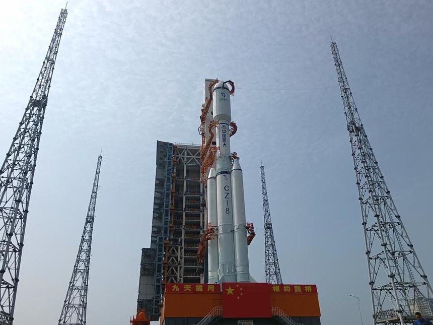 China lansează un satelit de retransmisie a semnalelor pentru o misiune pe partea ascunsă a Lunii
