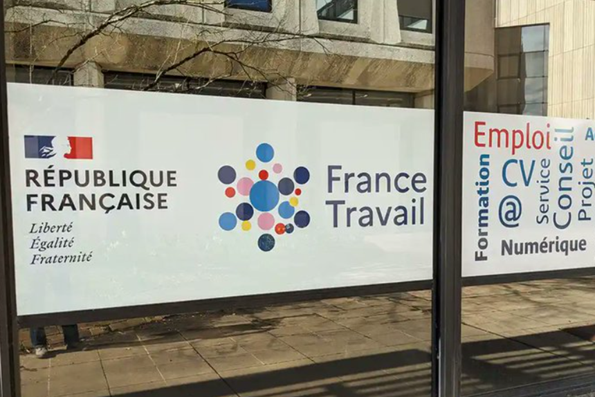 Trei persoane arestate şi încarcerate în Franţa, în urma unui atac cibernetic la France Travail care a permis descărcarea a 43 de milioane de date personale
