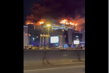 UPDATE: Peste 60 de morţi într-un atac armat la o sală de concerte din Moscova/ ISIS revendică atacul / SUA confirmă /Atacatorii au folosit mitraliere şi sunt căutaţi - VIDEO / Securitate întărită, evenimente anulate / Reacţii internaţionale