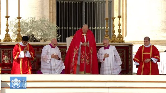 Papa Francisc a renunţat la predica din Duminica Floriilor, o decizie neobişnuită pentru un eveniment major
