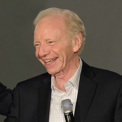 Fostul senator american Joe Lieberman, care a candidat alături de Al Gore la alegerile prezidenţiale din 2000, a murit 