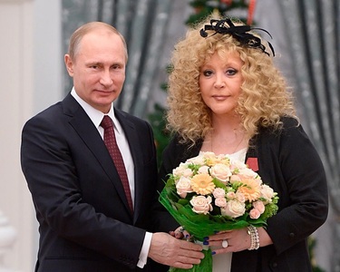 Autorităţile ruse iau în calcul să o eticheteze pe regina muzicii pop din era sovietică Alla Pugaciova drept „agent străin”