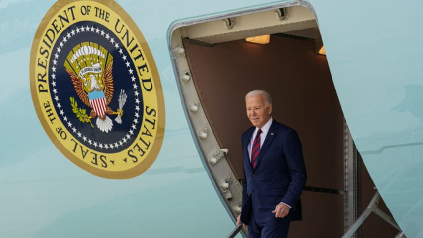 Jurnalişti care călătoresc cu Joe Biden, chemaţi la ordine, după ce sunt acuzaţi de furt din Air Force One