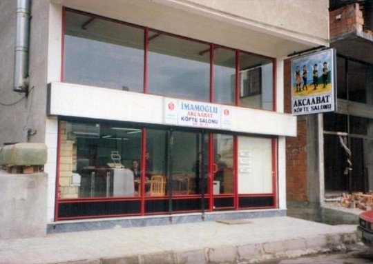 Restaurantul de chiftele pe care Imamoglu îl avea în tinereţe Foto: tg24.com.tr